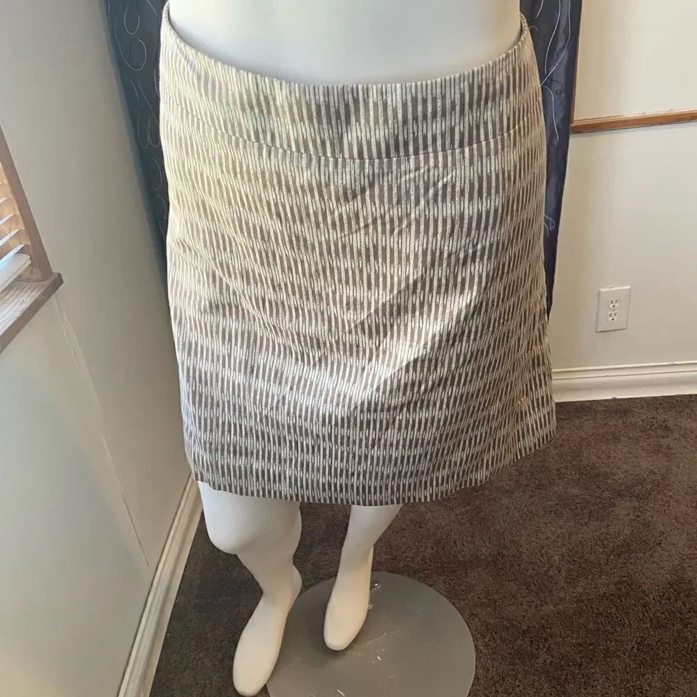 Loft Brown/White Pencil skirt, size 16